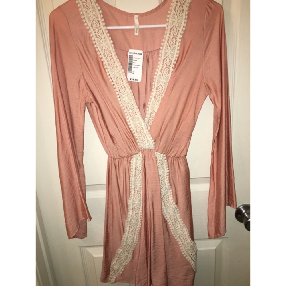 Lace dress, new with tags