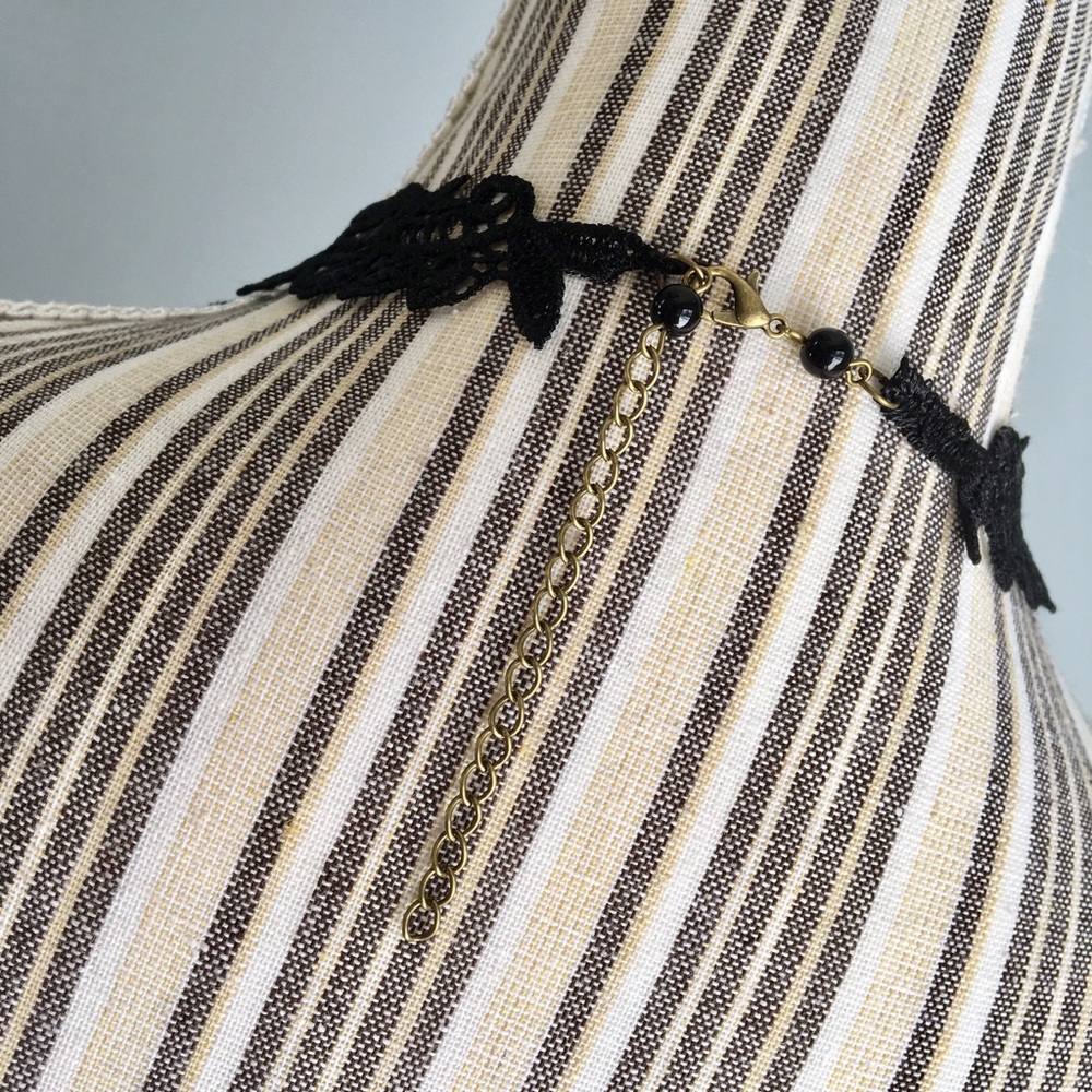 Black Lace Choker - Picture 3 of 3