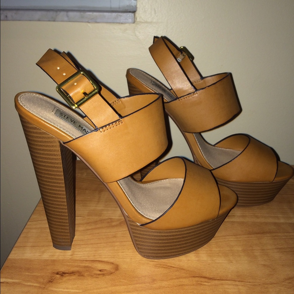 Steve Madden Dulcee Brown platform heels