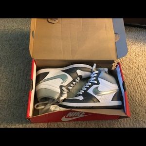 Brand new Nike's women's size 7