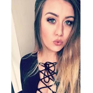 Meet your Posher, Alyssa