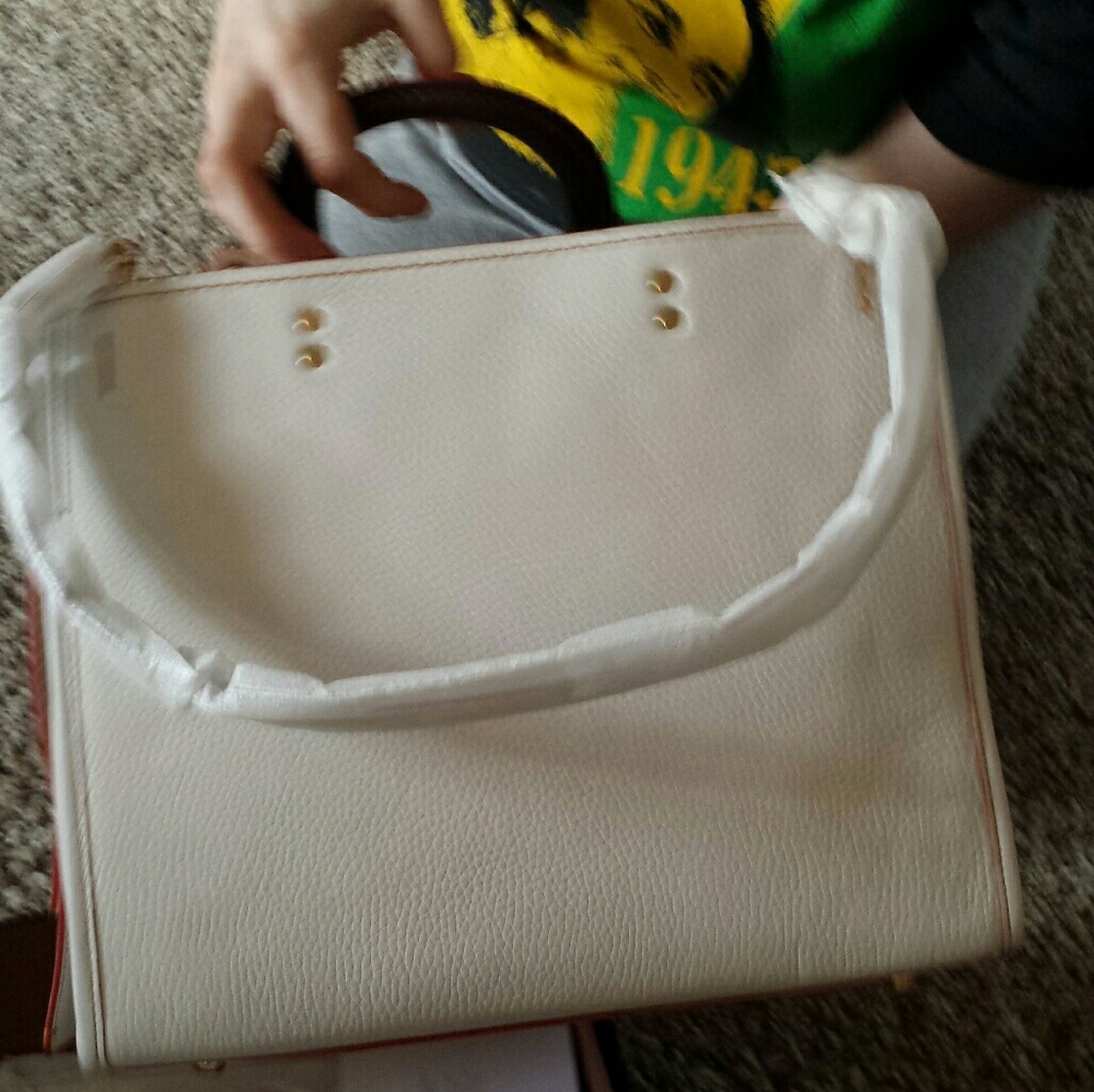 Brand new rouge coach purse - Picture 3 of 4