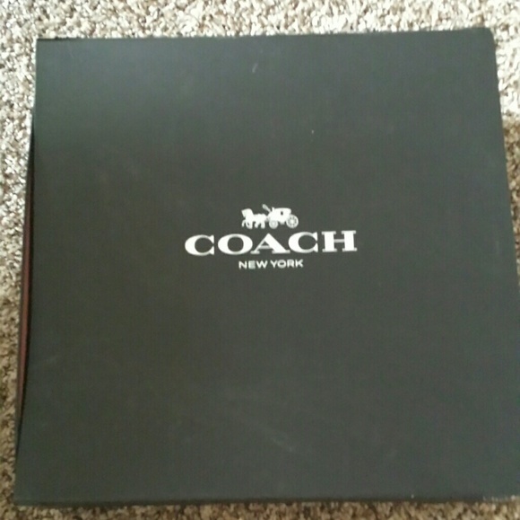 Brand new rouge coach purse - Picture 4 of 4