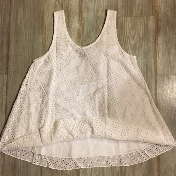Chelsea + Theodore eyelet scoop neck tank - Picture 4 of 4