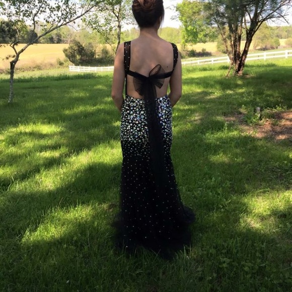Black prom dress - Picture 2 of 4