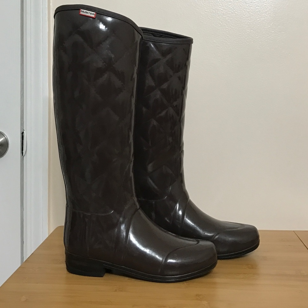 👷🏻‍♀️Pre-owned Chocolate colored Hunter boots!