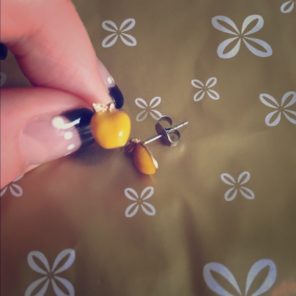 Golden Apple 🍎 Earrings