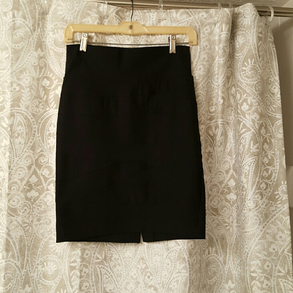 Bandage pencil skirt