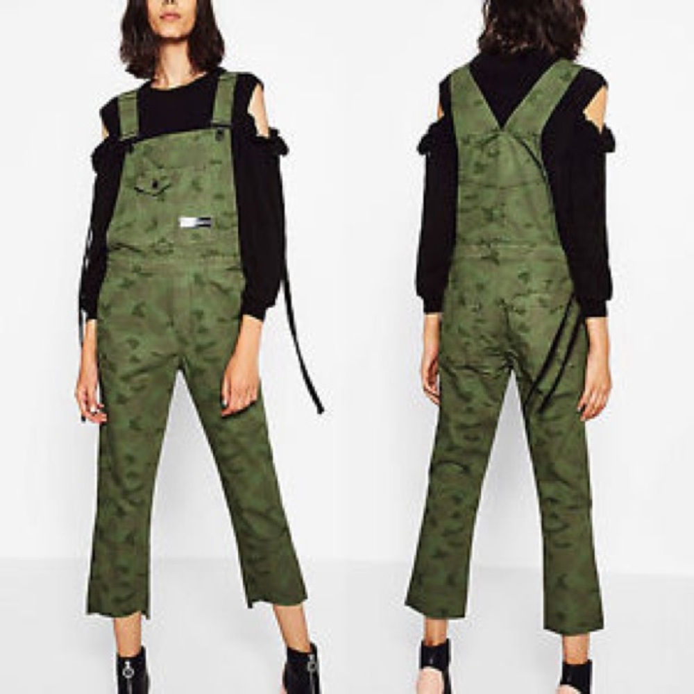 Camouflage dungarees