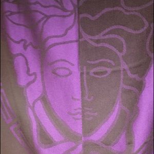 Versace scarf 100% real bought it from mall