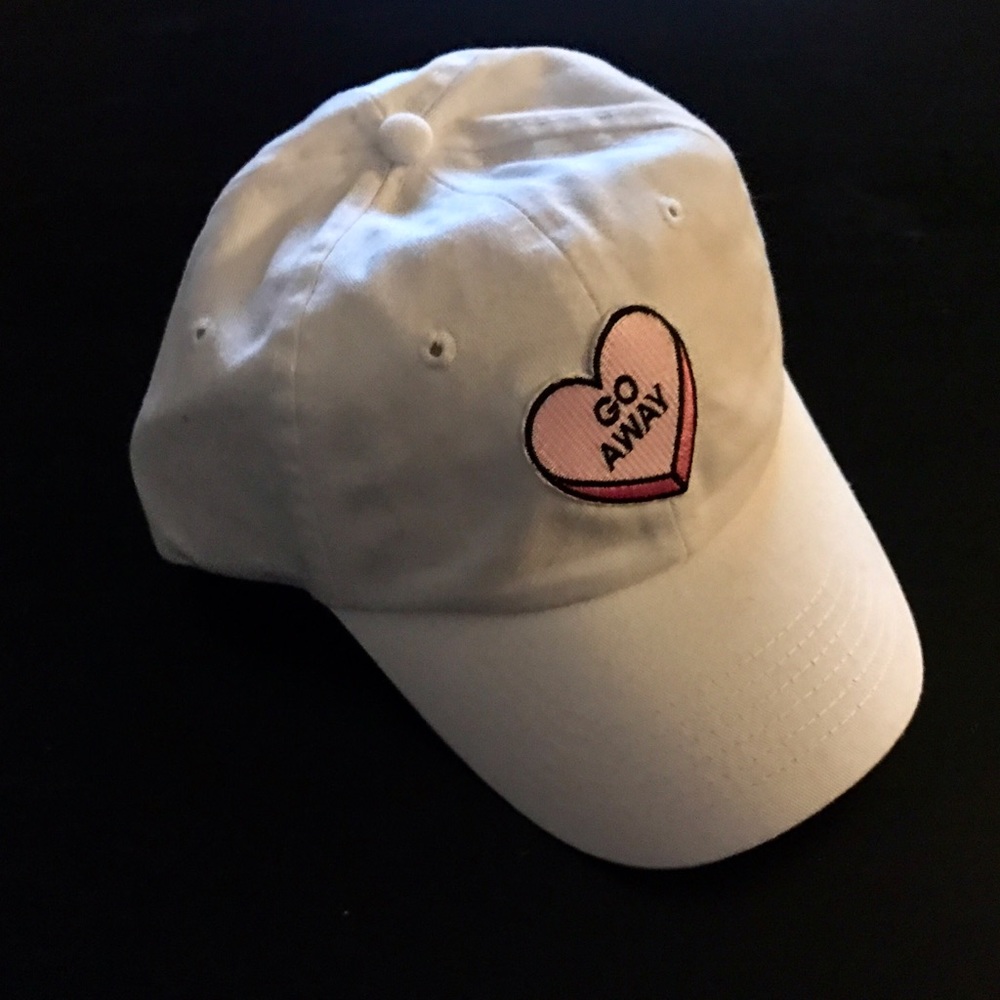 NWOT 💓 Pink Heart Patch White Baseball / Dad Hat