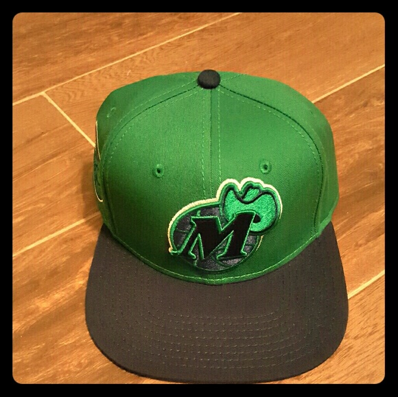 *Retro_Snapback* - Picture 1 of 2