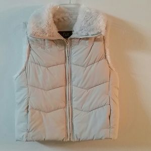 100% polyester vest