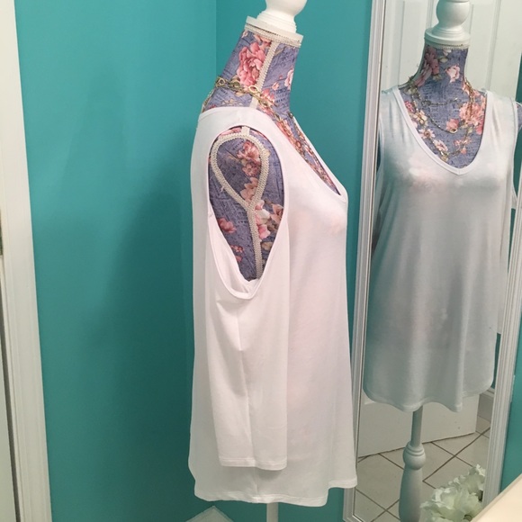 💋Trendy Cold-Shoulder Top!!! Large💋 - Picture 3 of 7