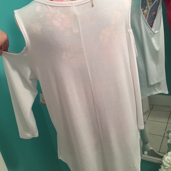 💋Trendy Cold-Shoulder Top!!! Large💋 - Picture 4 of 7