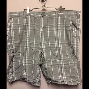 Apt 9 Plaid Shorts (size 42)😎😎