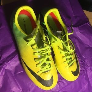 Nike mercurial victory IV shoes size 7