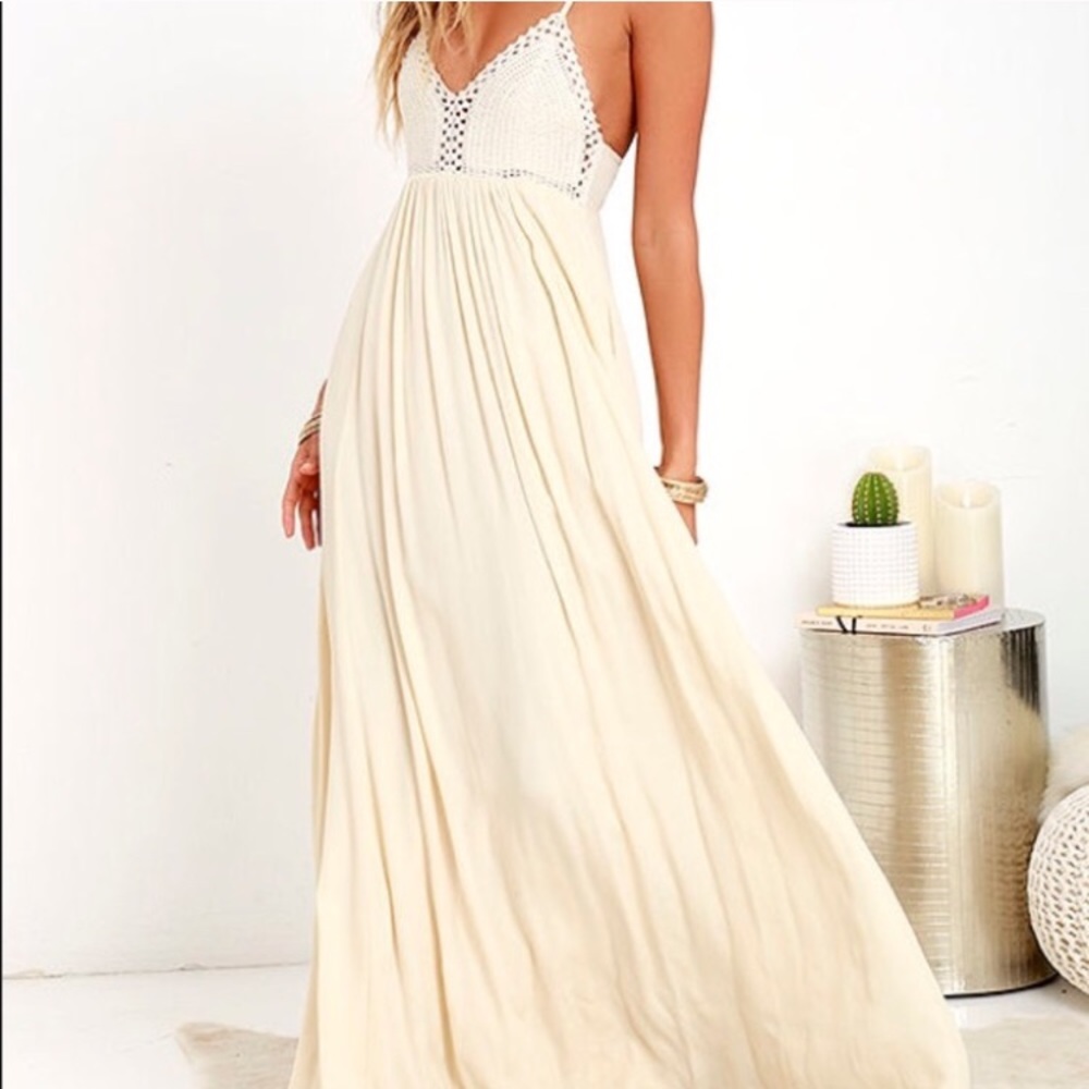 Tan beachy dress!! So cute!