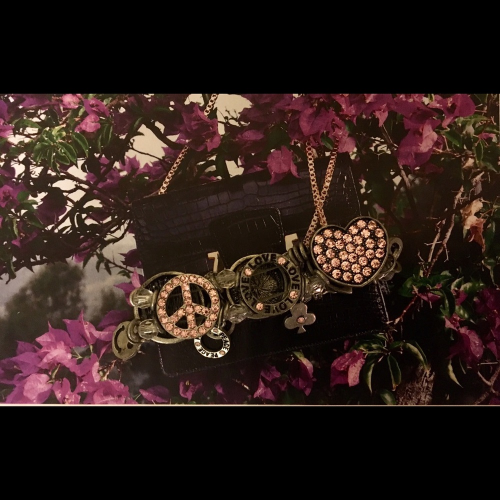 UNDEE BANDZ PEACE LOVE HAPPINESS CHARM BRACELET