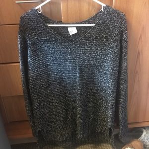 Tillys gray sweater