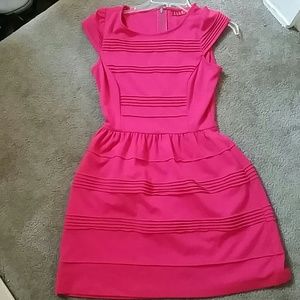Elle hot pink dress