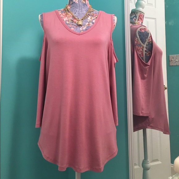 💋Trendy Cold-Shoulder Top!!! Large💋 - Picture 3 of 6