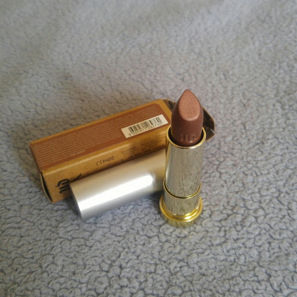 Urban Decay Vintage lipstick Roach