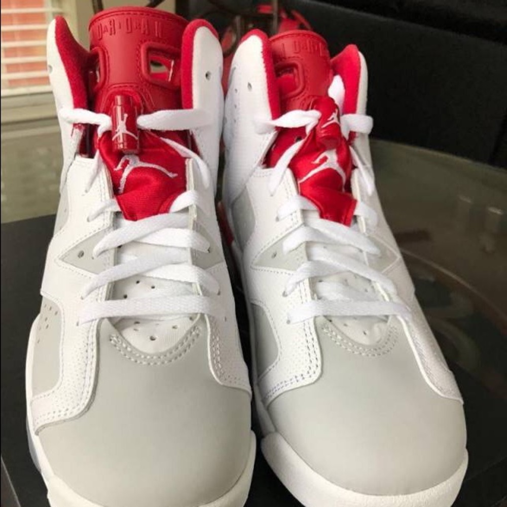 Retro 6s - Picture 2 of 4