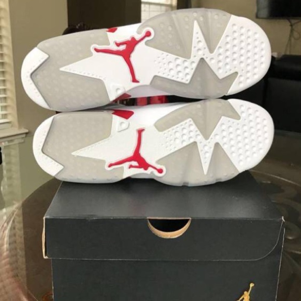 Retro 6s - Picture 3 of 4