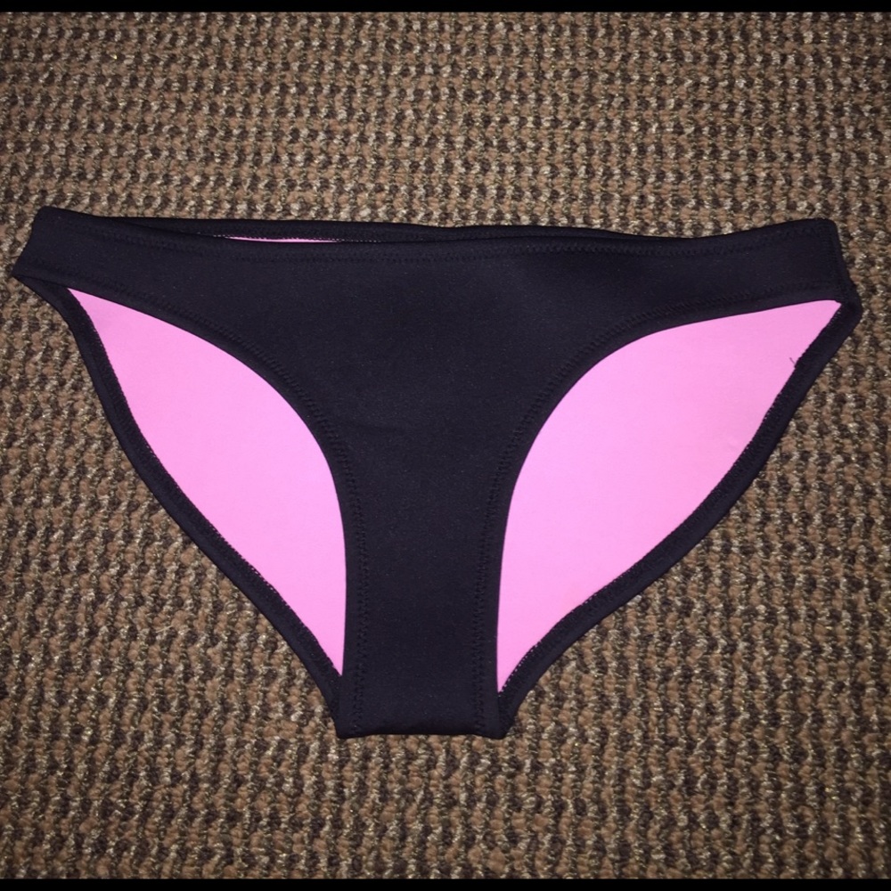 Triangl Black Bottoms