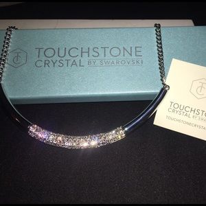 NWT Swarovski genuine 💎comes with papers and box