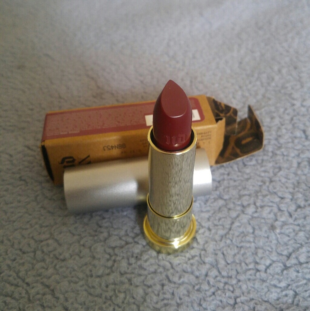 Urban Decay Vintage lipstick Bruise