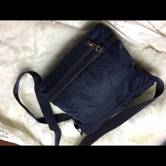 ❌SOLD❌Vintage Tommy Hilfiger messenger bag - Picture 6 of 7