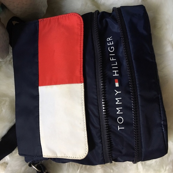 Tommy Hilfiger Other - ❌SOLD❌Vintage Tommy Hilfiger messenger bag