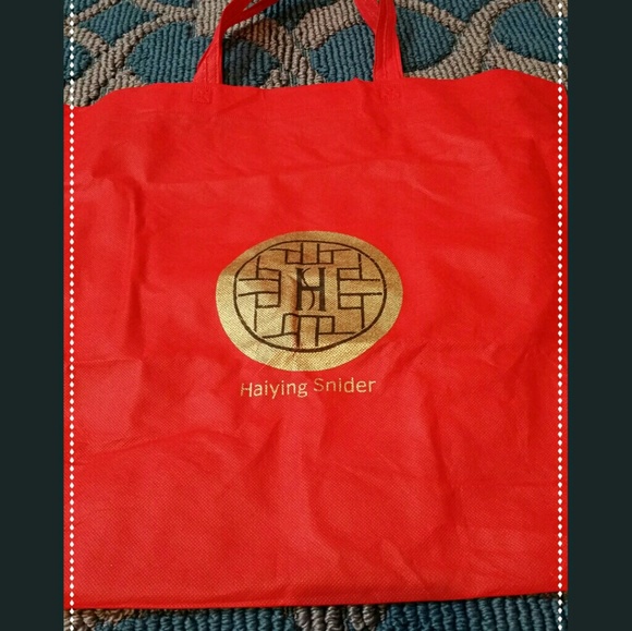 Haiying Snider Red and Gold Dast Bag 19 1/2 x 17 - Picture 2 of 3