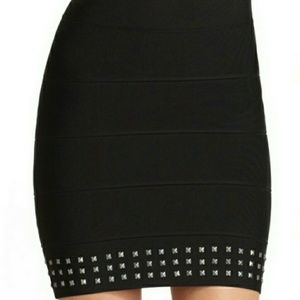 Like NEW BCBGMaxazria Bandage power skirt