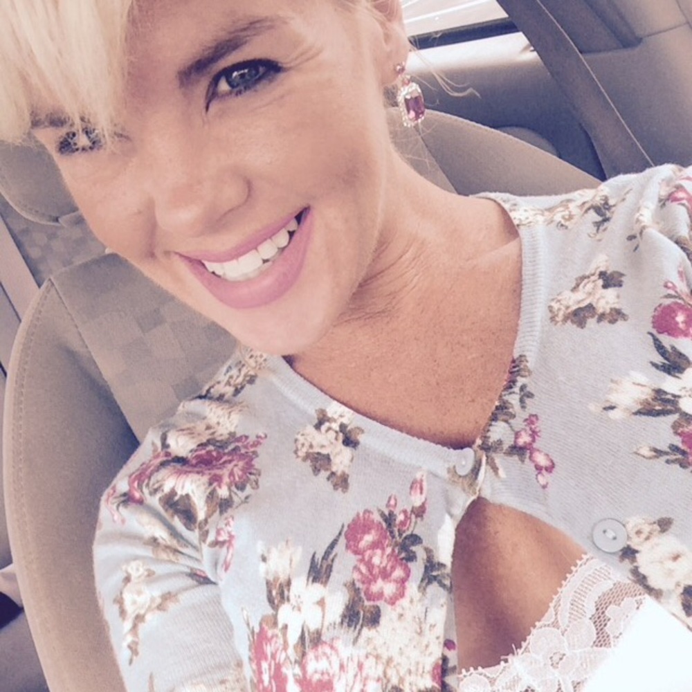 Meet your Posher, Dana
