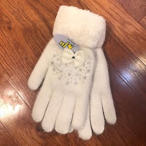 Stylish Fluffy Cream Gloves