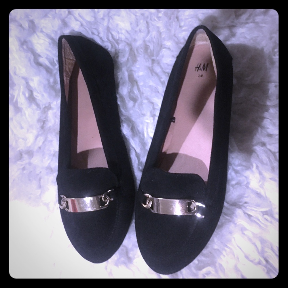 Suede flats with gold buckle! 🖤