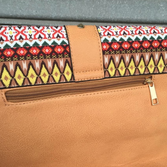 Tasseled Handbag - Picture 6 of 8