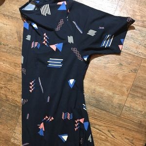 LulaRoe Perfect T size Medium
