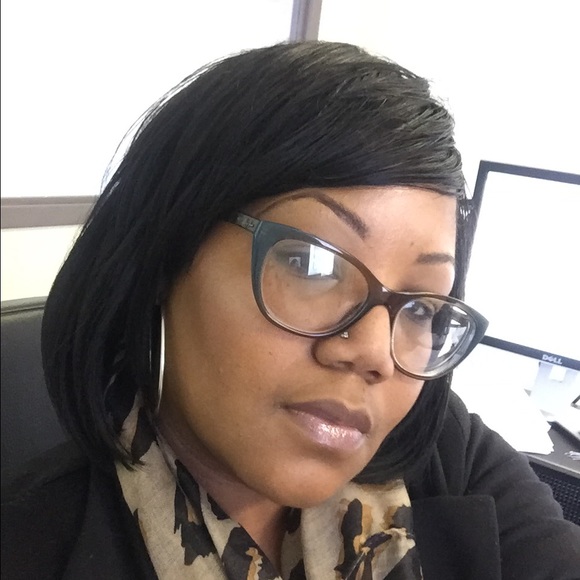 Meet your Posher, Bridget - Picture 1 of 1