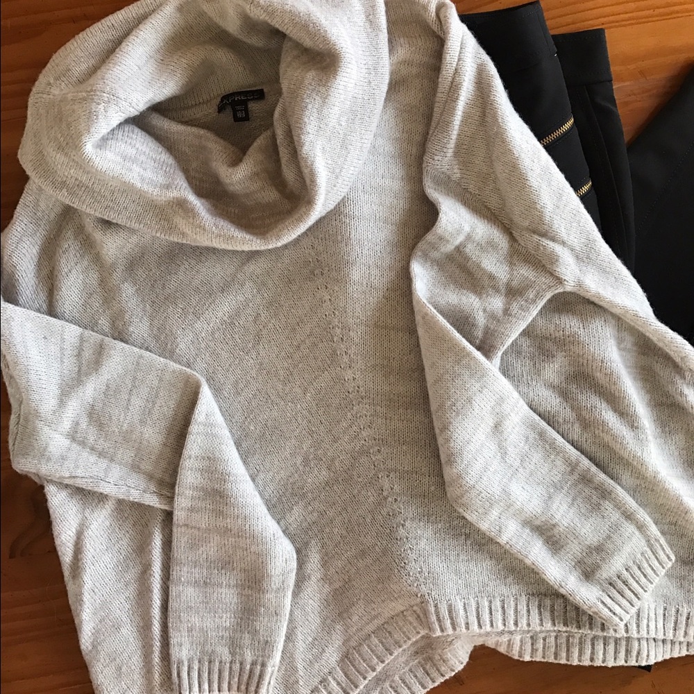 Express angle bottom sweater