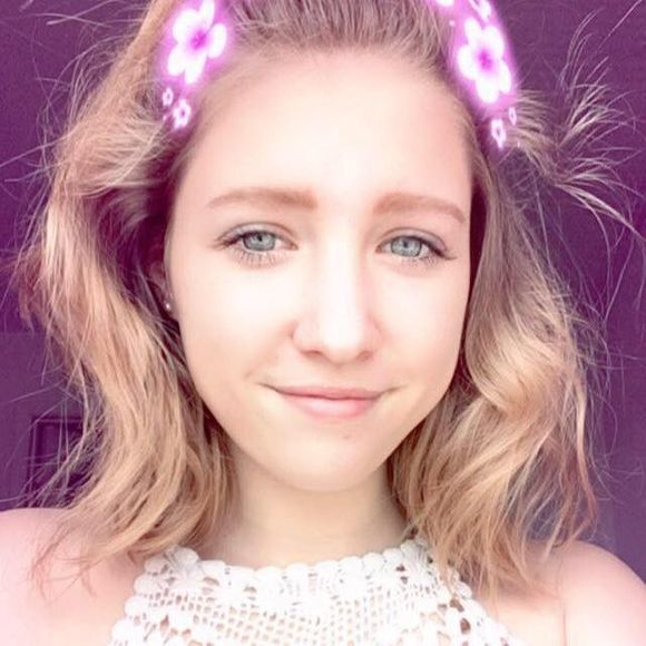 Meet your Posher, Paige - Picture 1 of 1