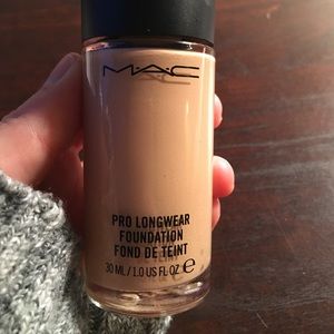Mac Pro Longwear Foundation NW20