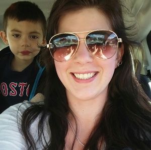 Meet your Posher, Julia