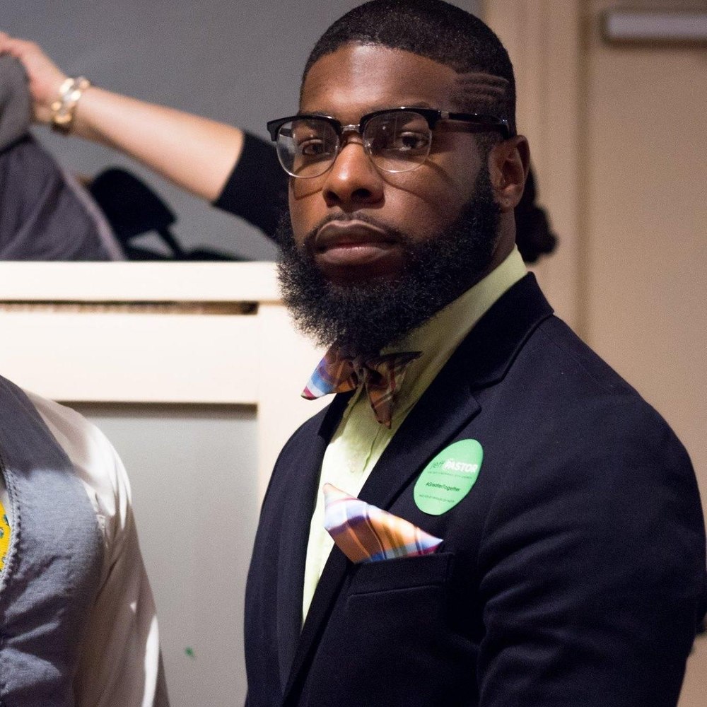 Meet your Posher, Folami