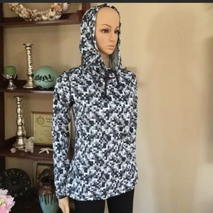 Nike Black and White Pullover