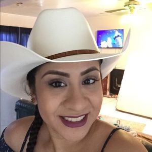 Meet your Posher, Yvonne