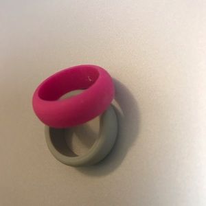 SALE BRAND NEW Pair of Women's SZ 8 Silicone Rings